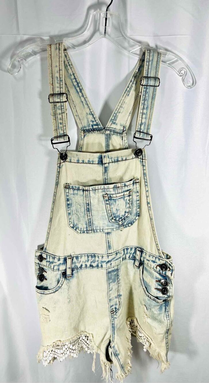 Hot Kiss Size 6 Lt Denim Acid Wash Crochet Shorts Shortalls